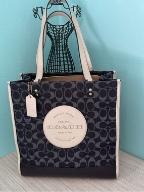 COACH Dempsey Tall Tote Signature Denim Jacquard Leather w/free Organizer C2823
